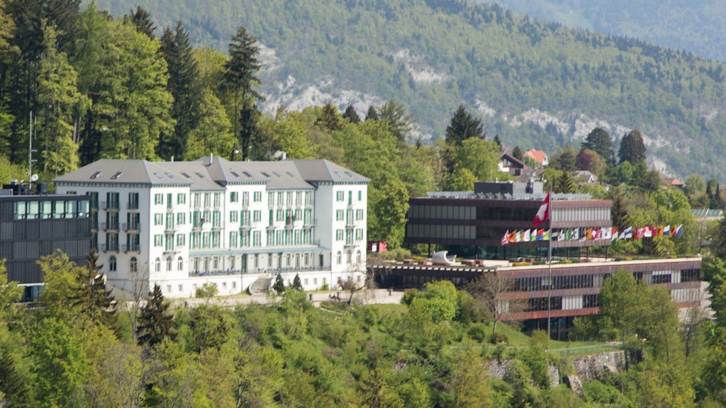 Bundesamt für Sport BASPO in Magglingen mit Grand Hotel und Hauptgebäude Ansicht von aussen