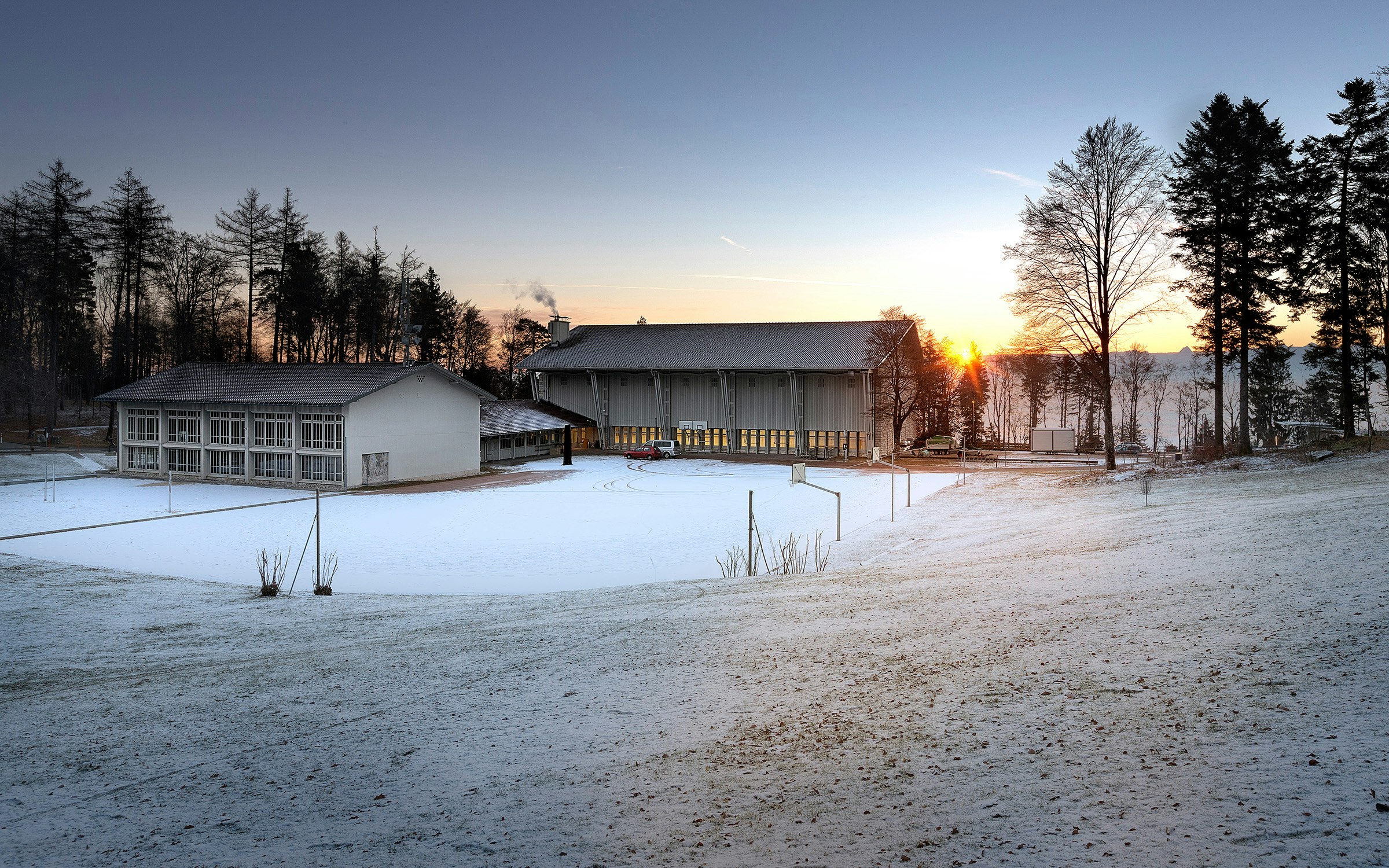 Morgenstimmung über der alten Sporthalle in Magglingen Foto: BASPO / Ueli Känzig