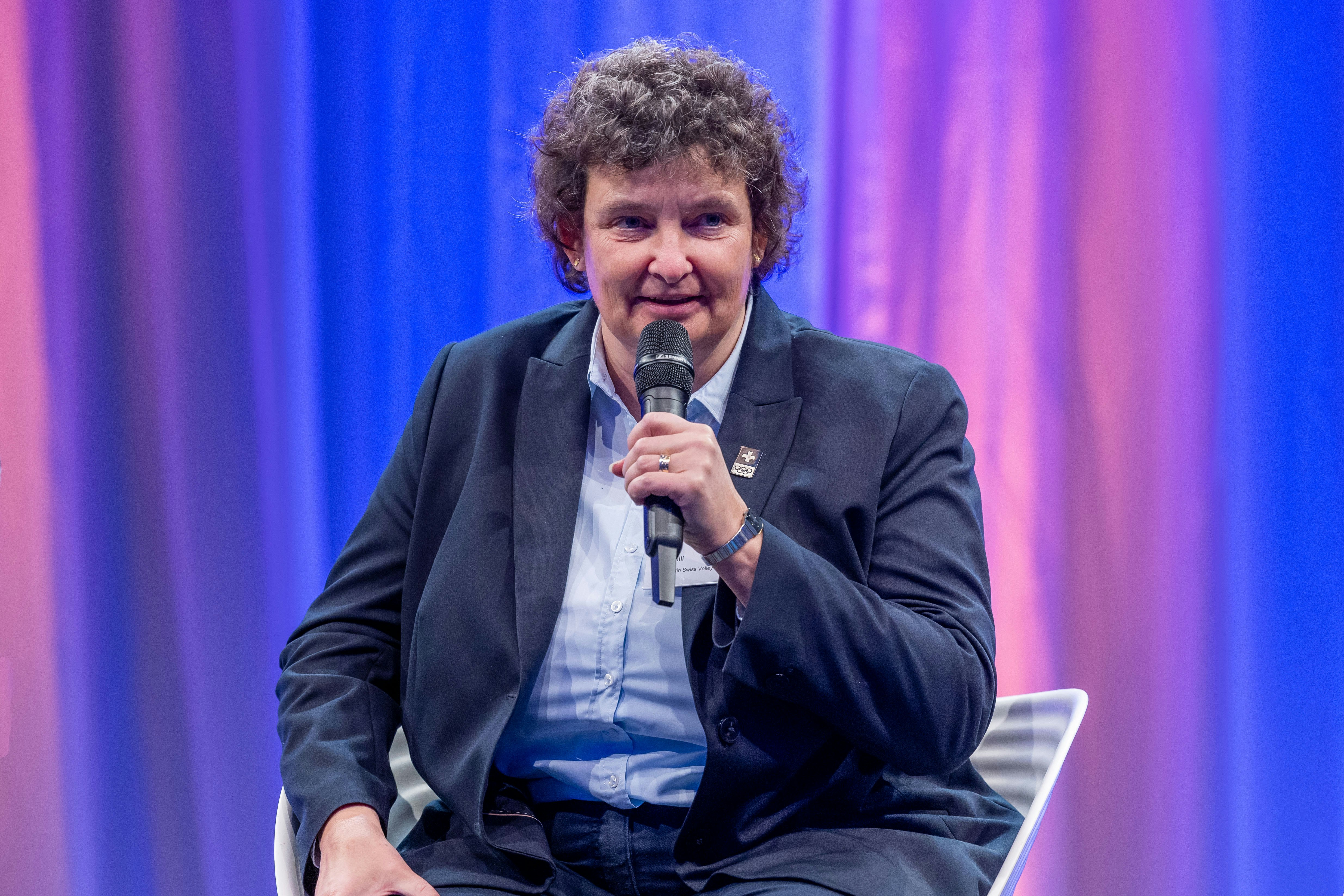 Nora Willi, Präsidentin Swiss Volley, erklärt, dass im Nachwuchsbereich die Zahl der Aktiven zunimmt.
Foto: BASPO / Ueli Känzig